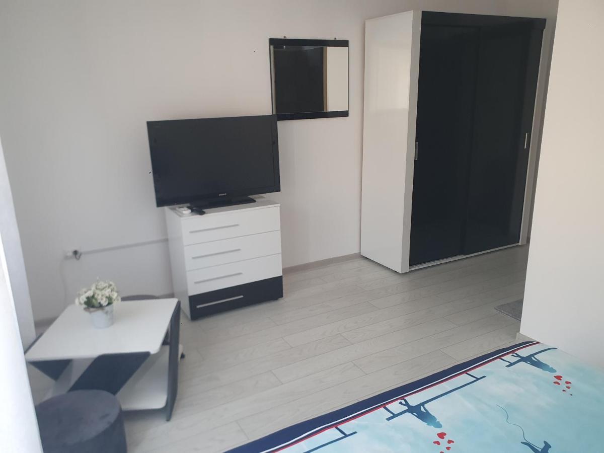 바일레헤르쿨라네 Casa Simionov 아파트 외부 사진