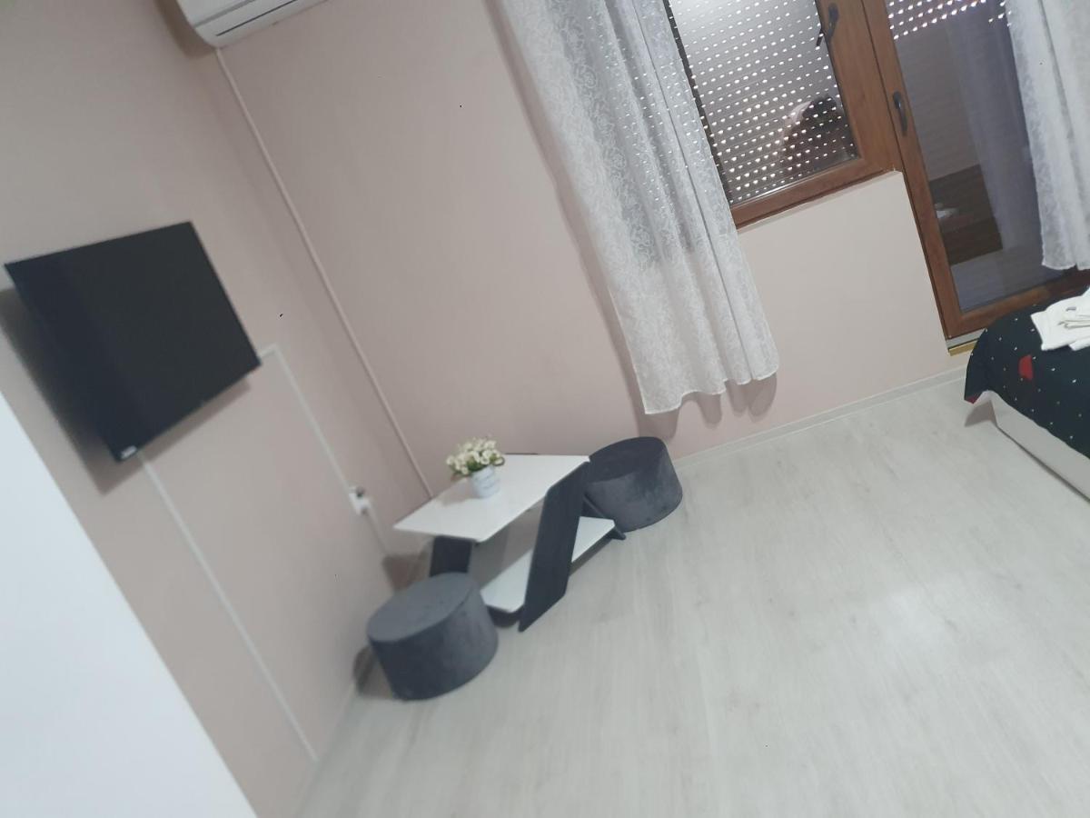 바일레헤르쿨라네 Casa Simionov 아파트 외부 사진