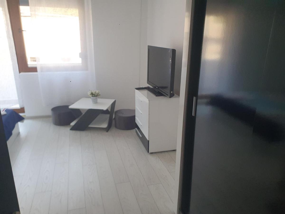 바일레헤르쿨라네 Casa Simionov 아파트 외부 사진