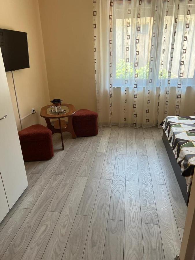 바일레헤르쿨라네 Casa Simionov 아파트 외부 사진
