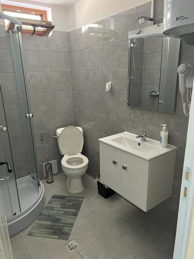 바일레헤르쿨라네 Casa Simionov 아파트 외부 사진