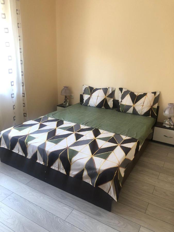 바일레헤르쿨라네 Casa Simionov 아파트 외부 사진